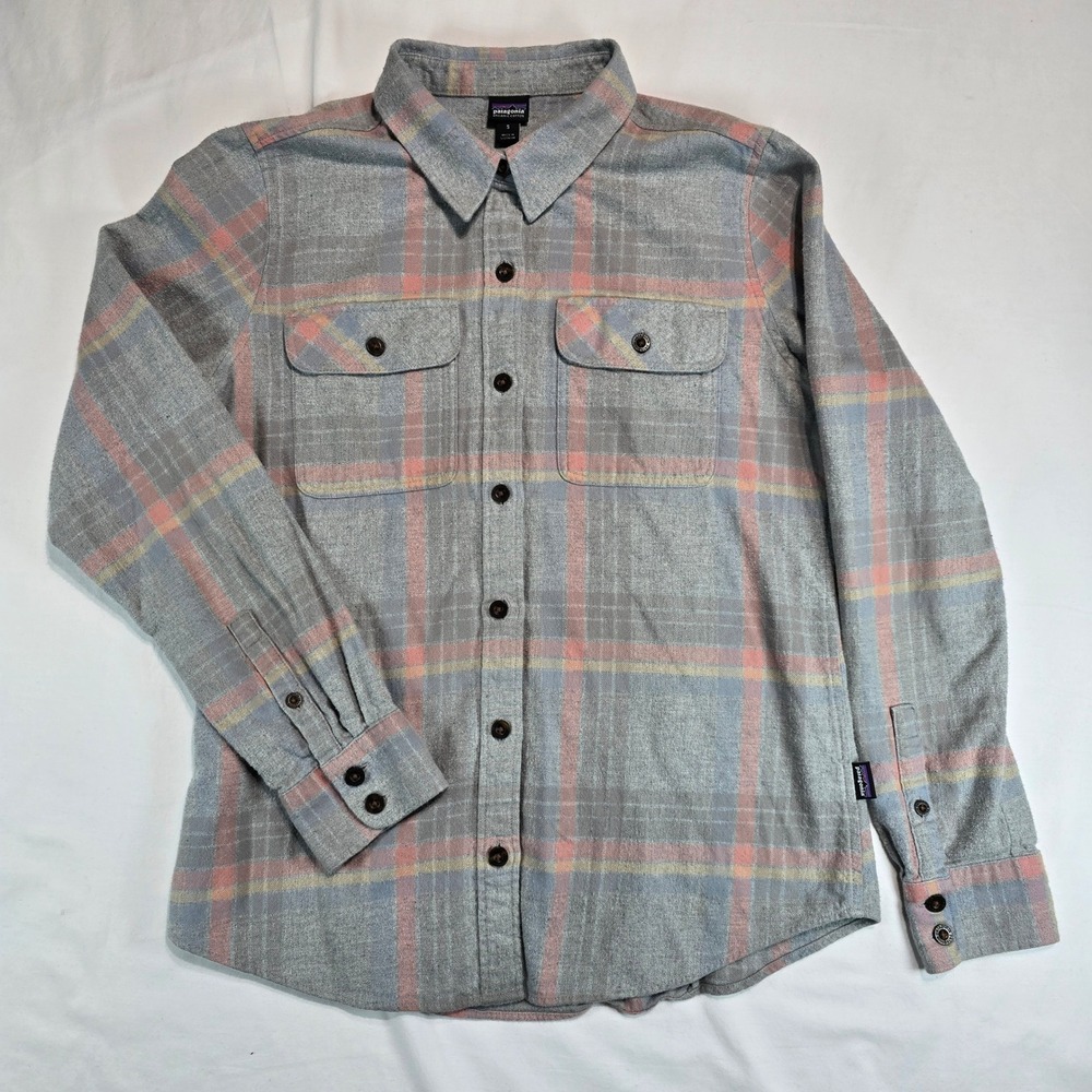 Patagonia Organic Cotton Flannel Shirt Grey Pink Plaid 42405 FA21 Womens Small